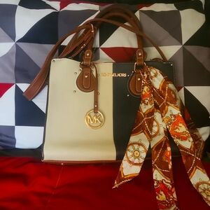 MEDIUM SIZE MICHAEL KORS BLUE/BROWN/BEIGE